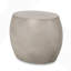Table d'appoint d'extérieur en béton léger avec un design moderne et une grande durabilité, parfaite pour le patio ou la cour