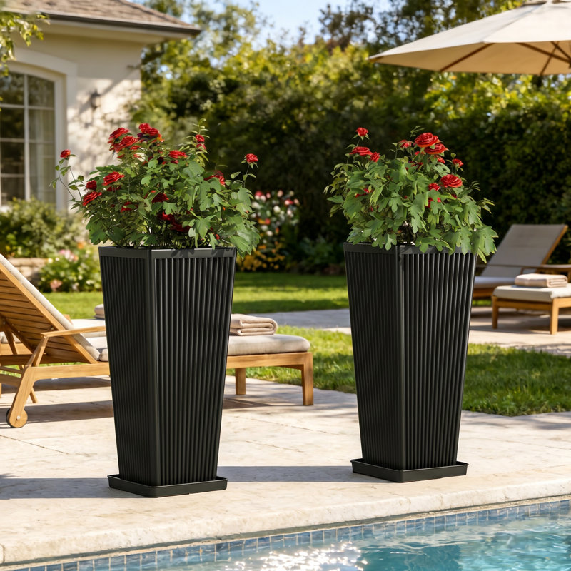 Ensemble de 2 pots à fleurs carrés en plastique rayés de 23,6 pouces de hauteur, pour un patio, un patio et un vestibule