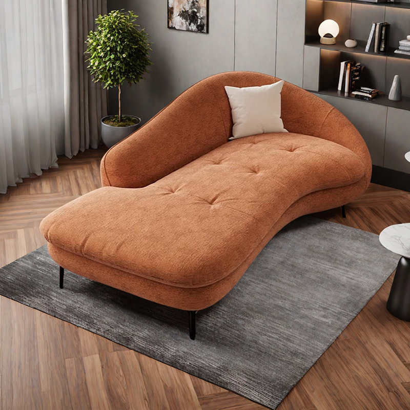Christiane, Orange, Orienté à droite