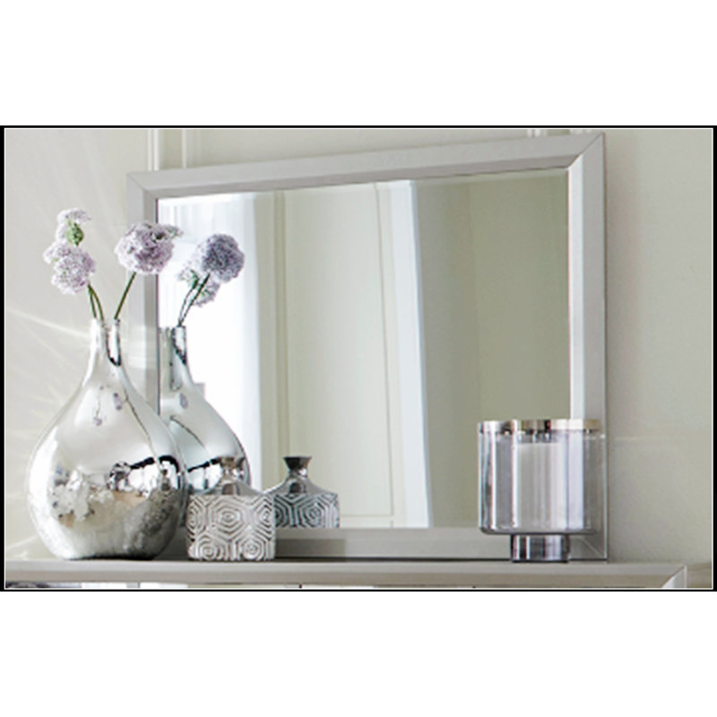 Miroir CHLOE GEMSTONE avec une élégante bordure en bois et une finition argentée, parfait pour les intérieurs modernes et élégants