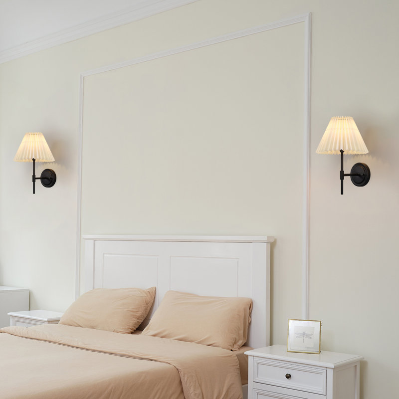 Aghamjot Zinc Alloy Armed Sconce, Matte Black