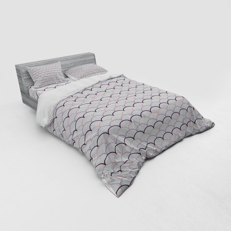 Coastal Polyester Geometric Shapes Duvet Cover, Queen Duvet Cover + 3 Additional Pieces