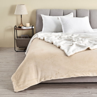 Ultra Soft Plush Sherpa Reversible Blanket
