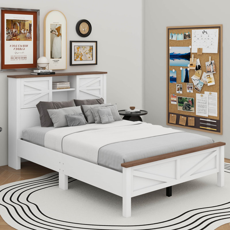 Lit plateforme Farmhouse avec porte de grange coulissante et station de charge, Complet/Double, Blanc / Brun