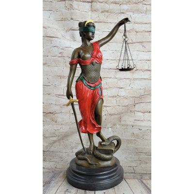 Figurines et sculptures baki