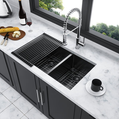 Évier de cuisine double 33 po - Acier inoxydable noir acier, cuve profonde de 10 po, offre un drainage efficace et une réduction du bruit convenant à l'armoire de base de 36 po