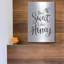 «Bee Sweet Like Honey» par Lisa Larson-1064465927