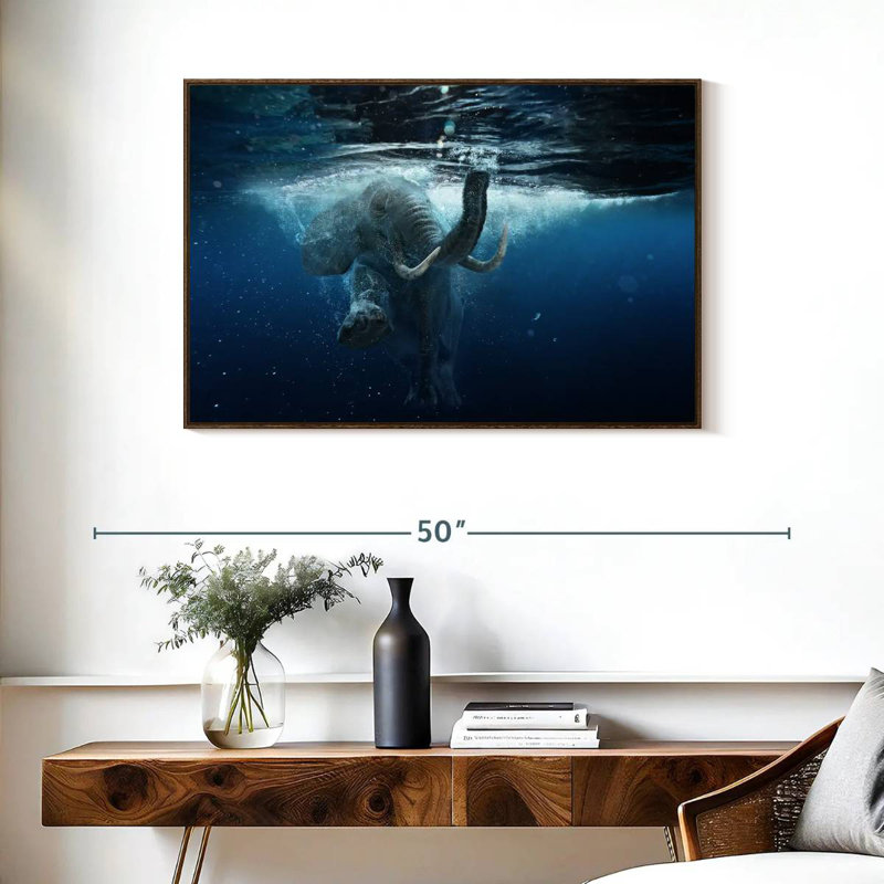 Éléphant sous l'eau, 37 po x 25 po, Cadre flottant noyer