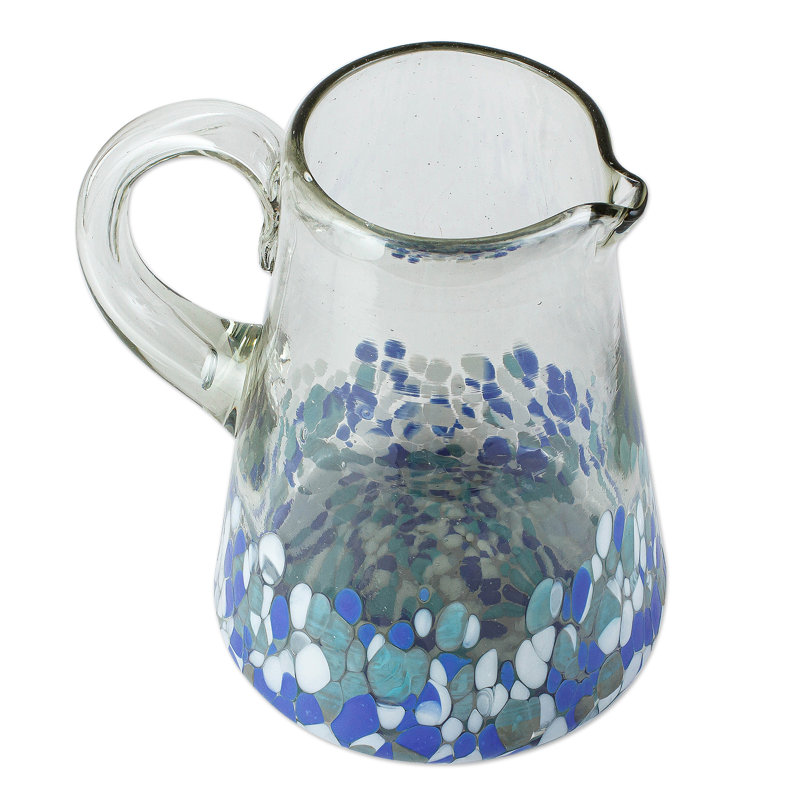 Pichet en verre soufflé à la main Orren Ellis