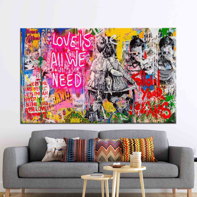 «Love Is All We Need Graffiti Art Canvas», impression d'art de rue vibrante, parfaite pour la décoration moderne et les amateurs d'art