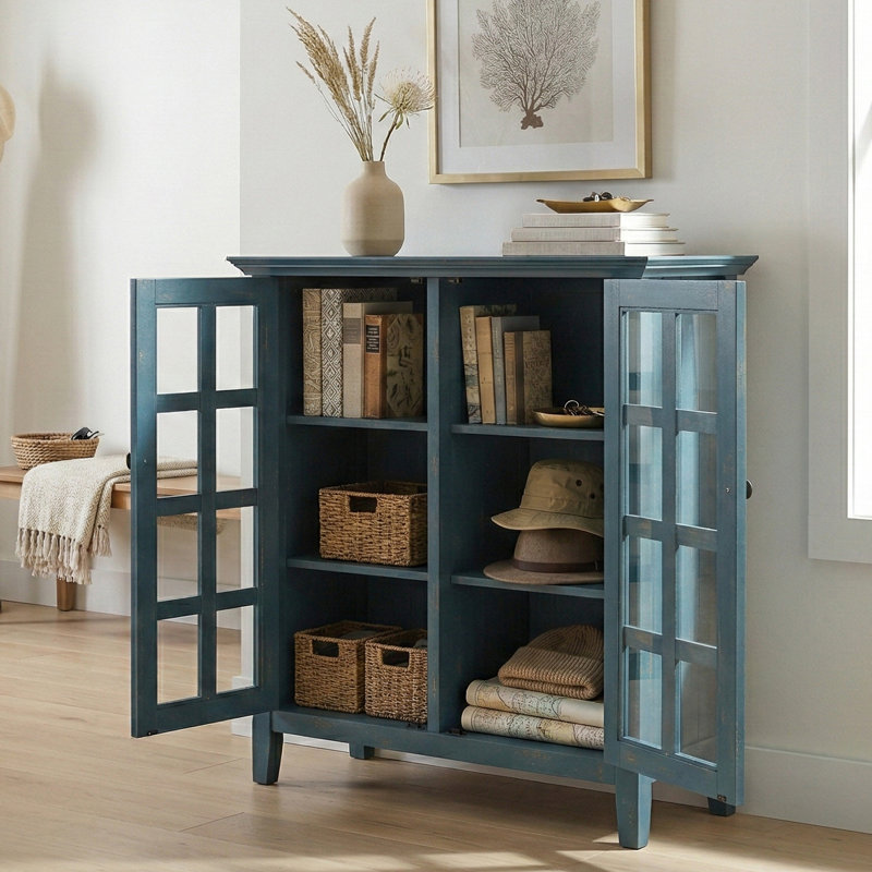 Armoire de rangement transitionnelle en bois massif de 39 po de largeur Acadian avec portes en verre et tablettes réglables