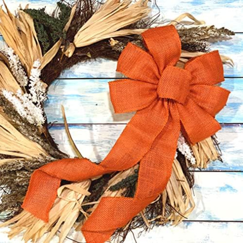 Couronne en ruban de jute orange avec nœud - 25 cm de large, 45 cm de long (longueur des pans), idéale pour la Saint-Patrick, Pâques, le printemps, l'Halloween, l'automne, l'Action de grâce, la décoration de porte d'entrée, le style champêtre, l'été et Noël. Parfait pour la Saint-Patrick, Pâques, le printemps, l'Halloween, l'automne, l'Action de grâce, la décoration de la porte d'entrée, le style champêtre, l'été et Noël.