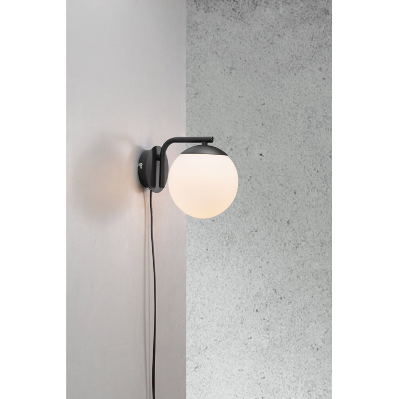Choya Armed Sconce, Black