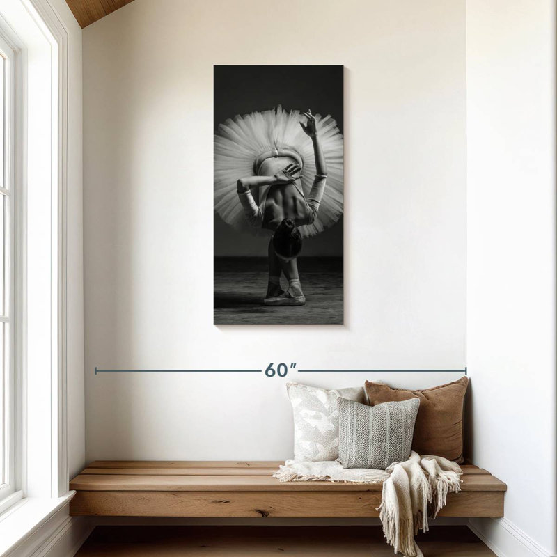 Ballerine inclinée, H 42 po x l 21 po