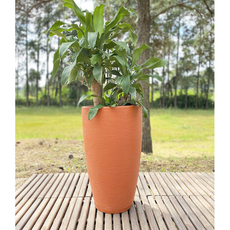 Pot de fleurs en résine Amsterdan, 25.59" H x 16.14" W x 16.14" D, Terracotta
