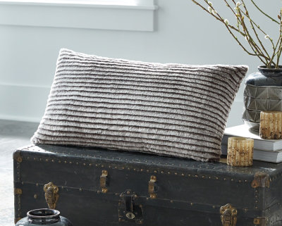 Metea Faux Fur Throw Pillow
