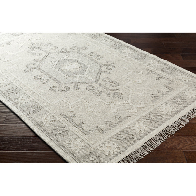 Saber Wool Oriental Indoor Rug, Rectangle 2' x 3'