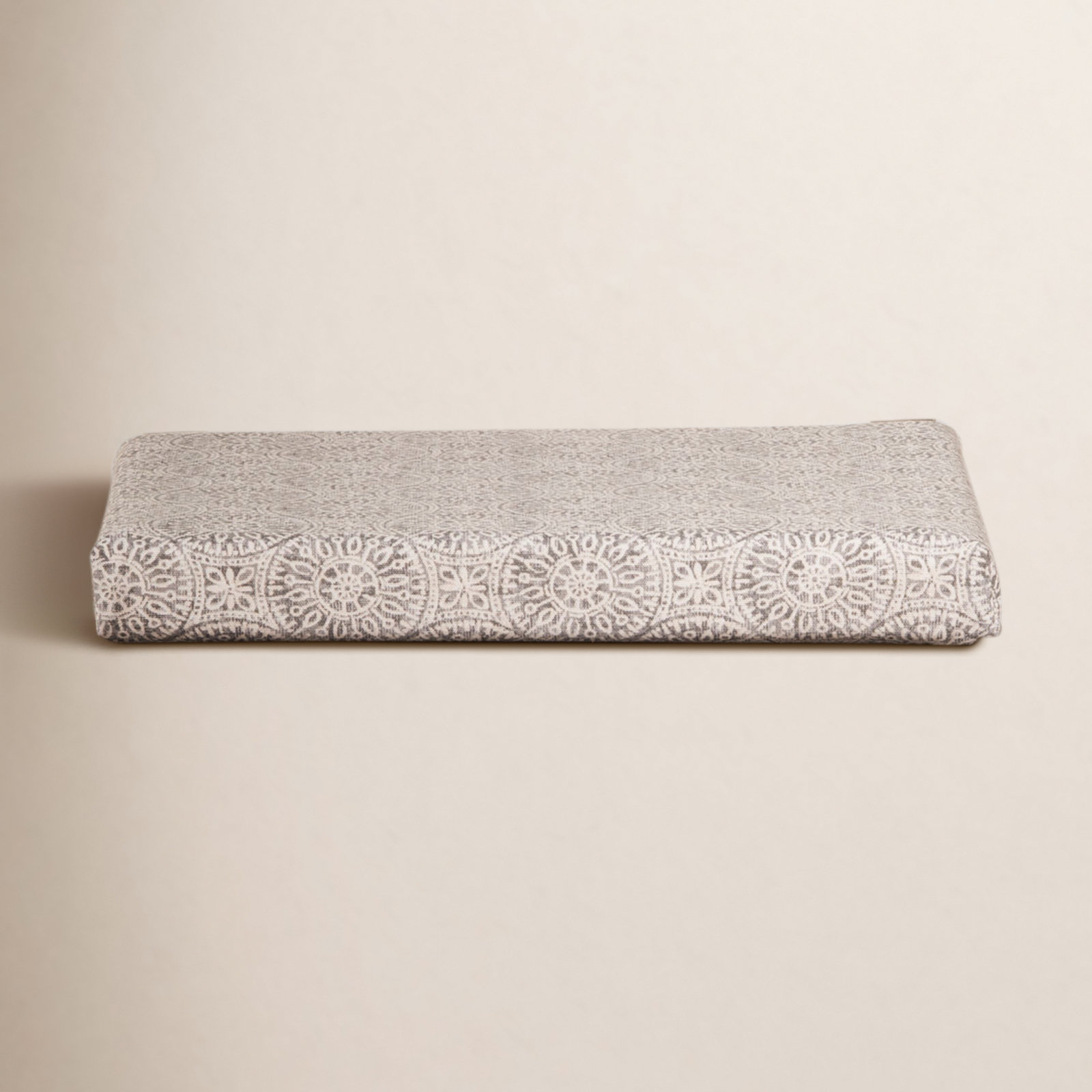Charter 17" Chair Pad, White/Gray