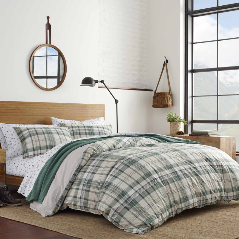 Eddie Bauer Timbers Green Cotton Reversible Bedding Set, King Comforter + 2 Shams, Evergreen