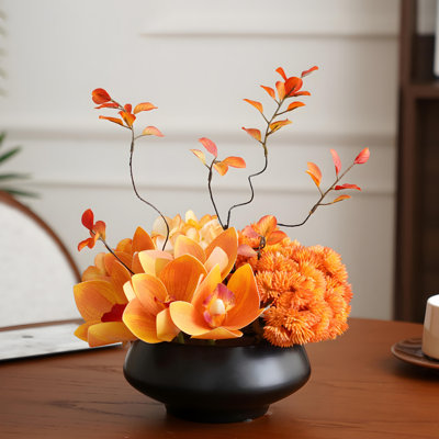 Ornements de fleurs simulées