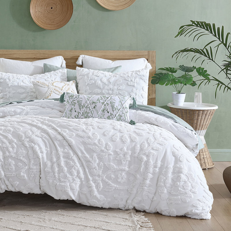 White Cotton Chenille Laurel King Comforter Set