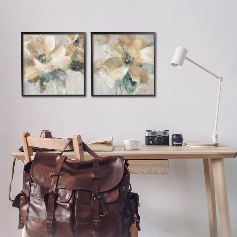 Fleurs abstraites beiges, ensemble de 2 giclées encadrées par Danhui Nai, H 17 po x l 17 po x P 1,5 po
