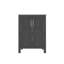 Une armoire de salle de bain noire de 24 pouces, jumelée à un lavabo en céramique blanche, présente un design moderne et est faite de matériaux imperméables et durables.