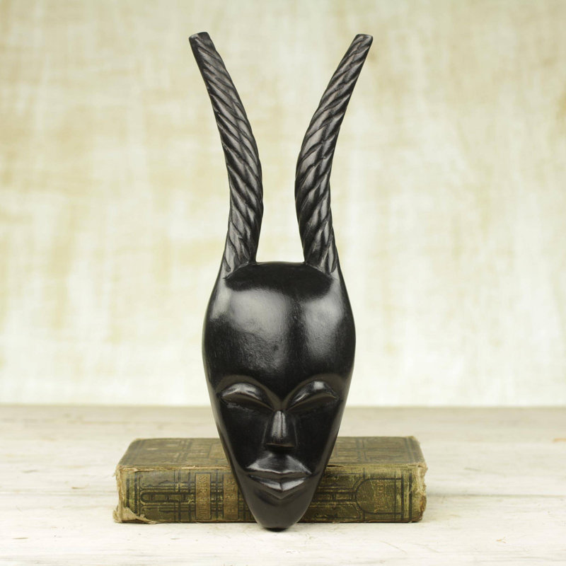 Masque en bois femme warrior ashanti