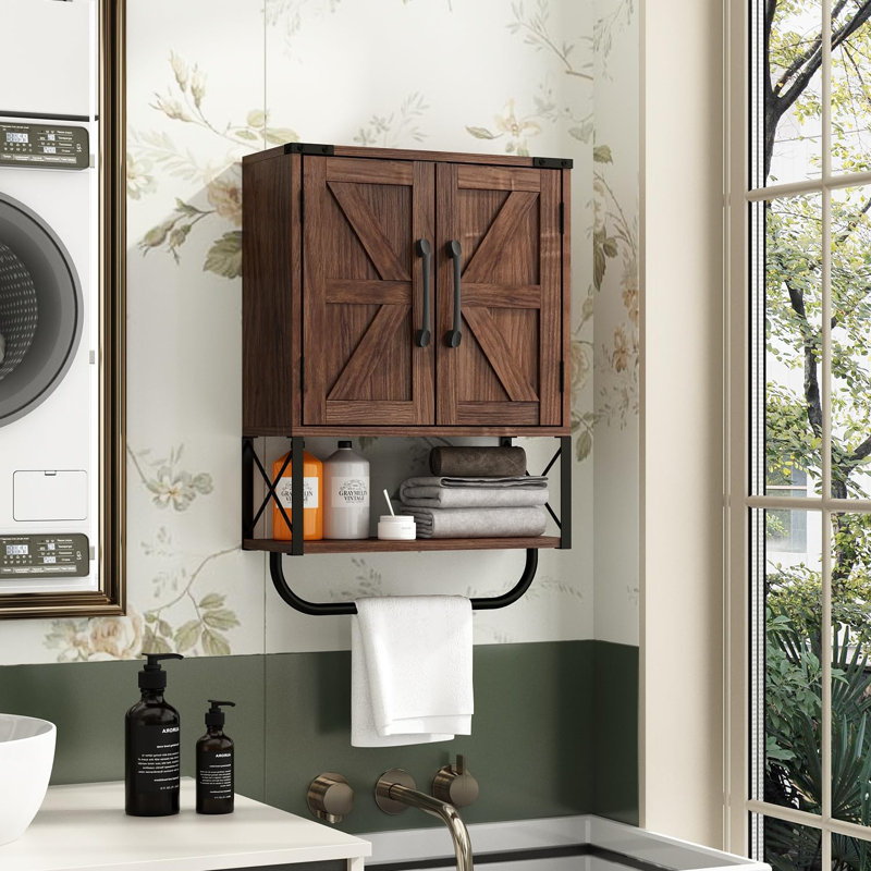 Armoire à pharmacie rustique avec deux portes de grange, armoire de rangement murale en bois avec tablette réglable et barre à serviettes, armoire à 3 niveaux pour la salle de bain, salon (chêne lavé)