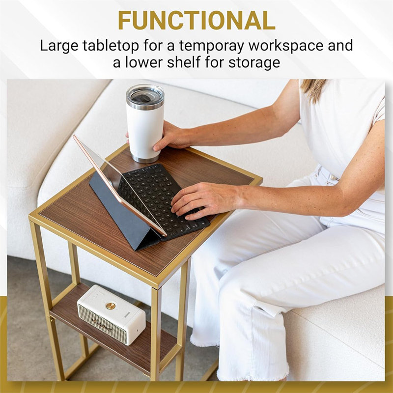 Table d'appoint en forme de C en or avec surface en bois - Table d'appoint en forme de C en or pour le salon et la chambre à coucher - Table de chevet avec tablette inférieure - Bureau portable