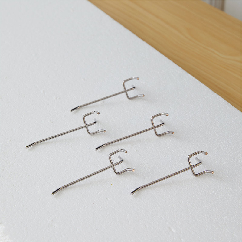 Table à dessin avec panneau perforé en métal
