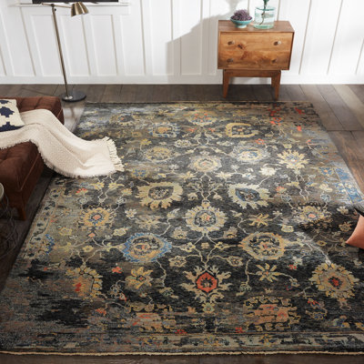 Tapis noué à la main à motif de fleurs noires Johannes