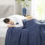 Couverture en coton respirant et confortable Cozy Indigo Home