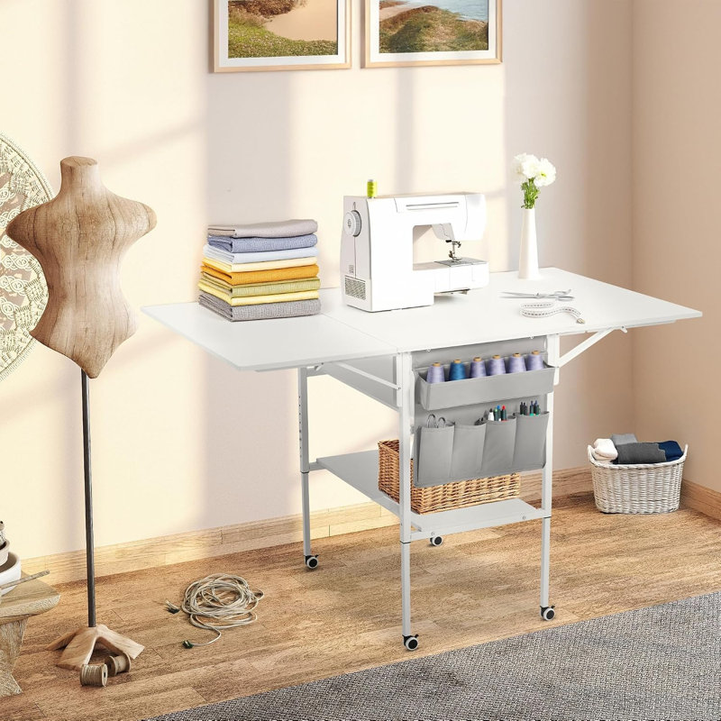 Table de couture et de coupe pliante réglable en hauteur avec étagères de rangement, organisateur de tissus et roulettes verrouillables