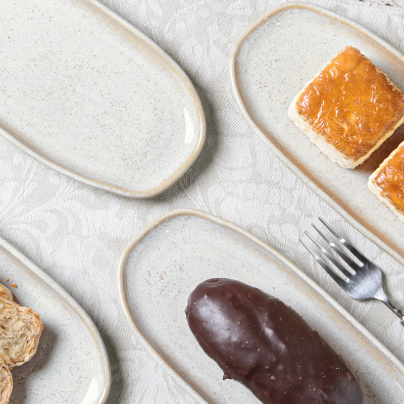 Ensemble de 4 assiettes en grès Pistache, Café au lait