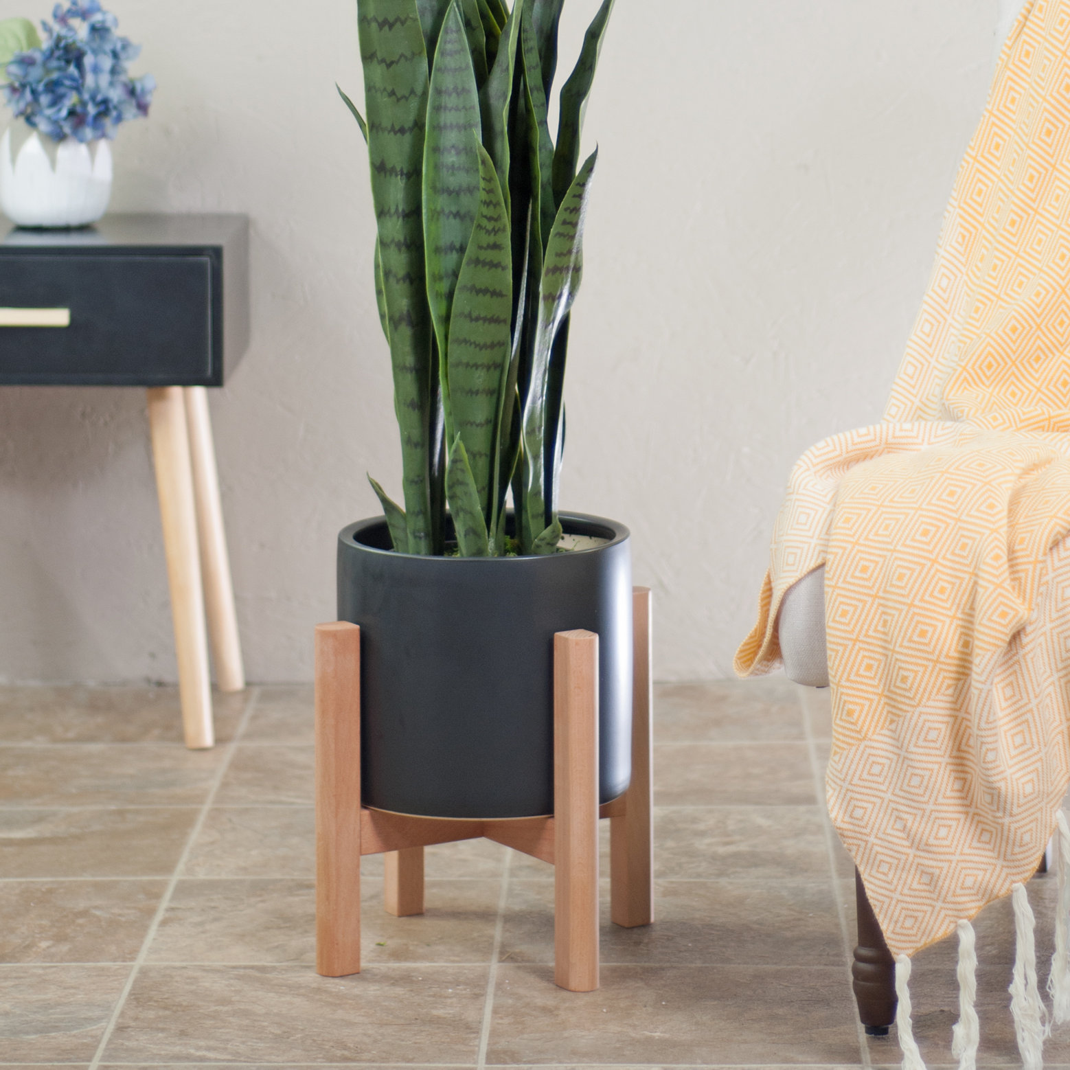 Finnegan 10" Pot Planter, Black/Natural