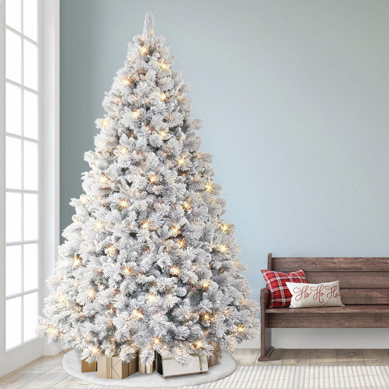 Arbre de Noël 108 "en pin et givré 108 po avec 900 lumières
