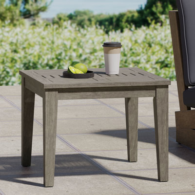 Table d'appoint d'extérieur en bois gris, conception transitionnelle, 20 x 20 x 15,84, poids de 30 lb, gris, look pour les loisirs de jardin, 20 po x 20 po x 15,84 po, capacité