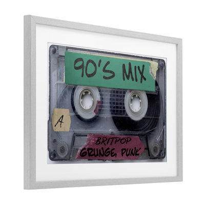 Impression rétro encadrée sous verre Cassette Mix des années 90, conception par Annabelle Hall