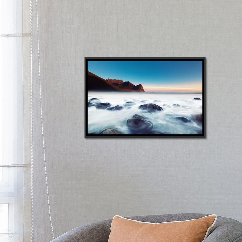 «Unstad Beach» par Andreas Stridsberg - estampe numérique sur toile tendue avec châssis, H 18 po x l 26 po x P 1,5 po