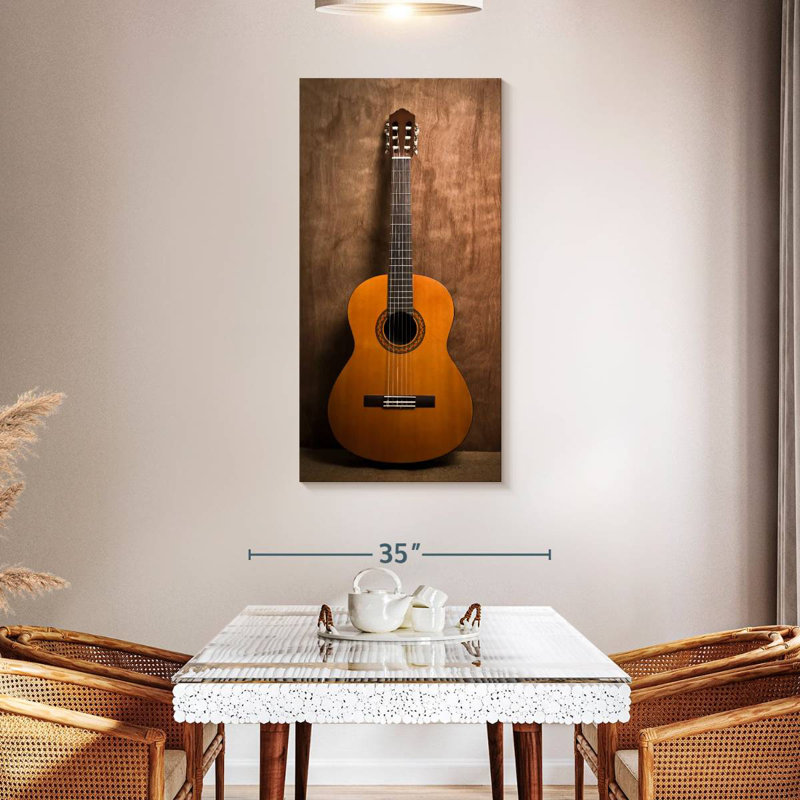 Guitare classique, H 48 po x l 24 po