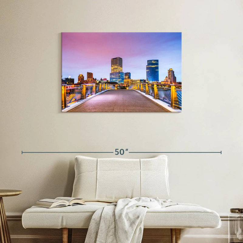 Milwaukee Walkway, 24" H x 36" W