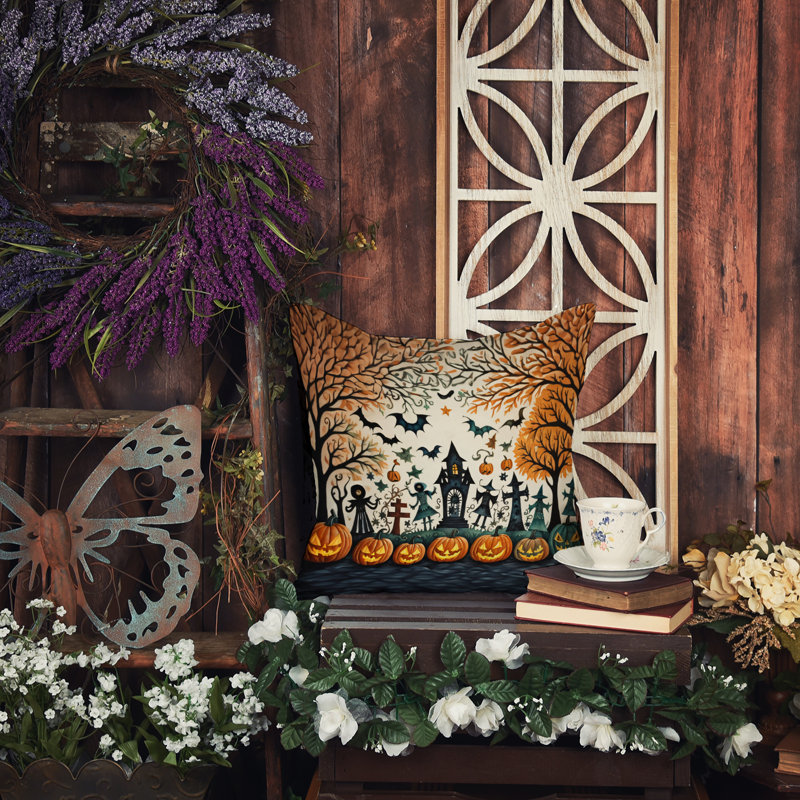 Coussin décoratif intérieur / extérieur en polyester More / Spooky More Spooky Halloween, 14 po x 14 po