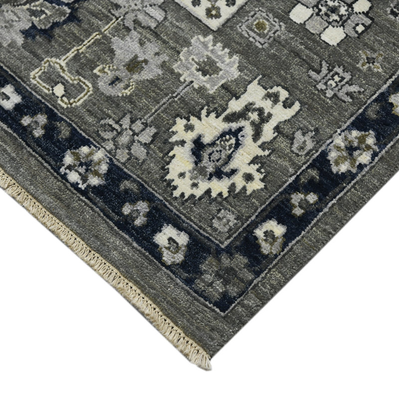 Nuit Arabe Wool Geometric Area Rug in Blue, Rectangle 2' x 3'