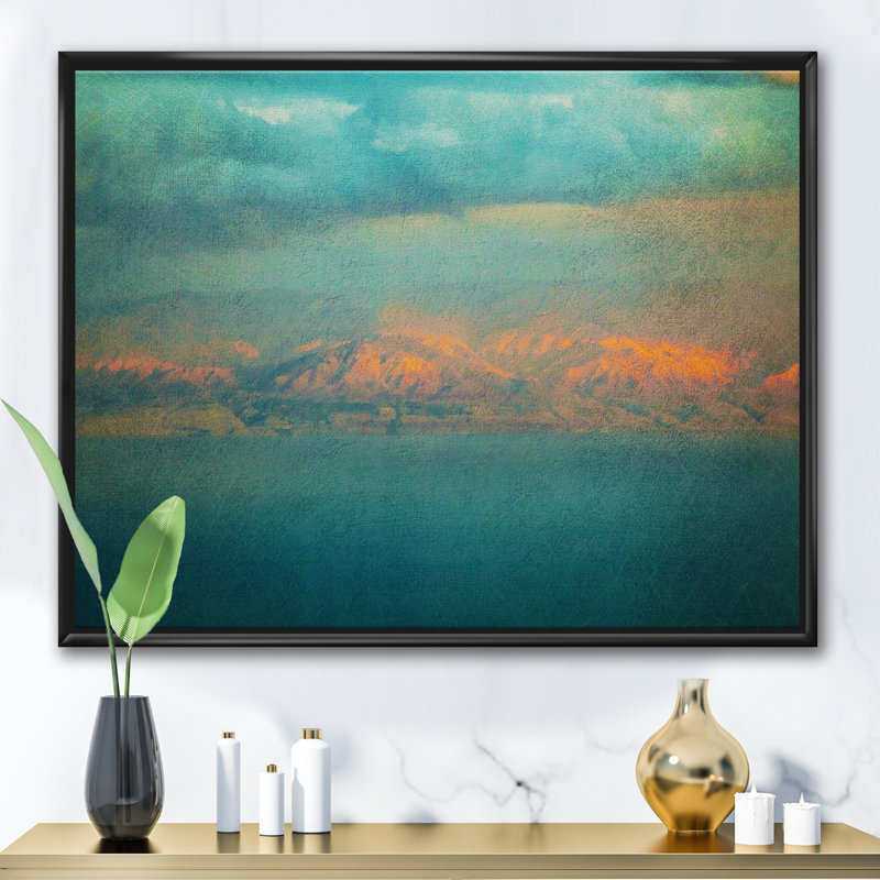 «Glowing Mountains over Sea», reproduction d'art sur toile, H 30 po x l 40 po x 1,5 po, Toile encadrée noire
