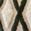 Causeuse de salon Marvella avec revêtement en chenille Mosswood et coussins décoratifs texturés