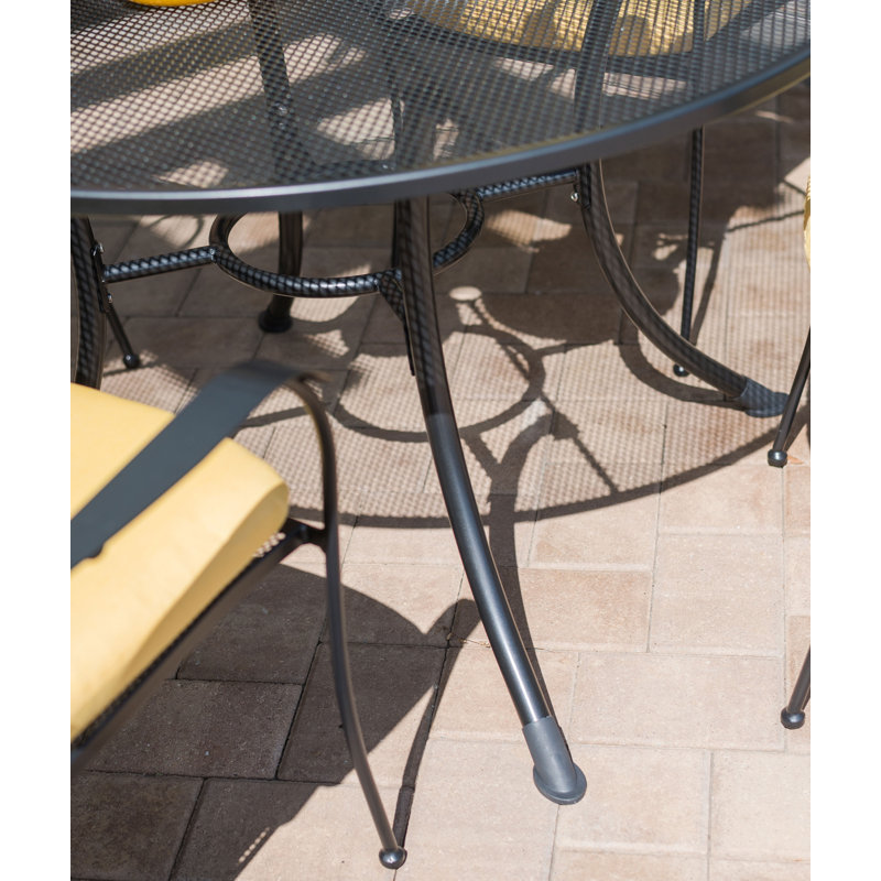 Henley Outdoor 4- Person Dining Set With 48" Round Table