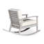 Chaise berçante en eucalyptus avec coussins bleu marine élégants, finition de jardin grise en bois flottant confortable pour le patio-218263579-218263783