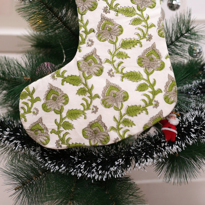  Bas de Noël en coton imprimé à la main avec décoration de Noël intemporelle - Madubala, H 10 po x l 4,5 po
