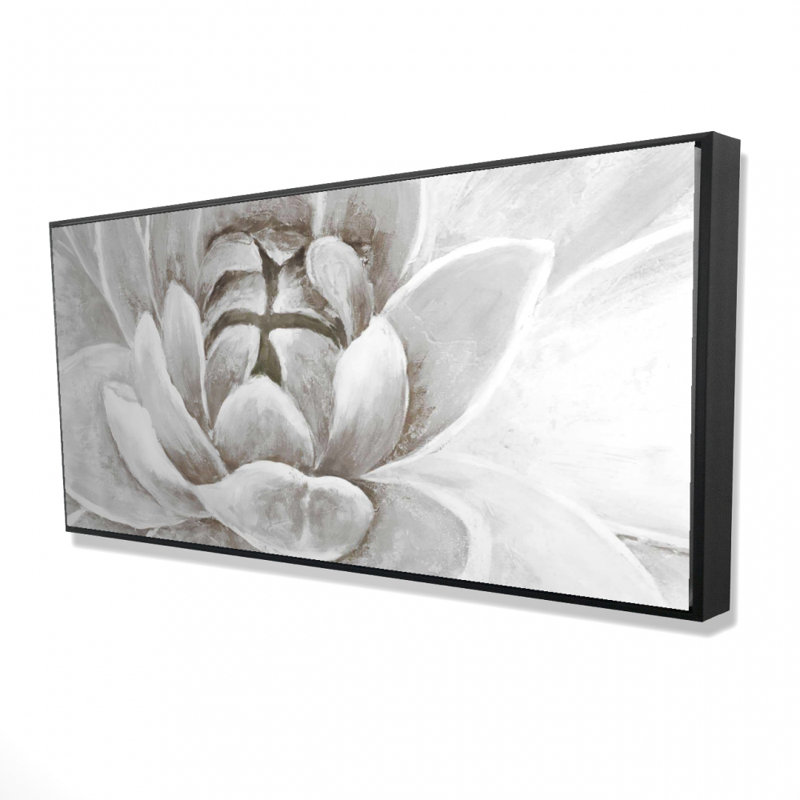 Delicate White Chrysanthemum Print On Canvas, H 24 po x l 48 po